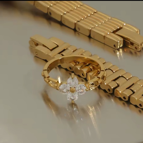 💫Flash Sale💫Flower Gold Plated Stainless Steel Geometric Clover Ring - Picture 4 of 6